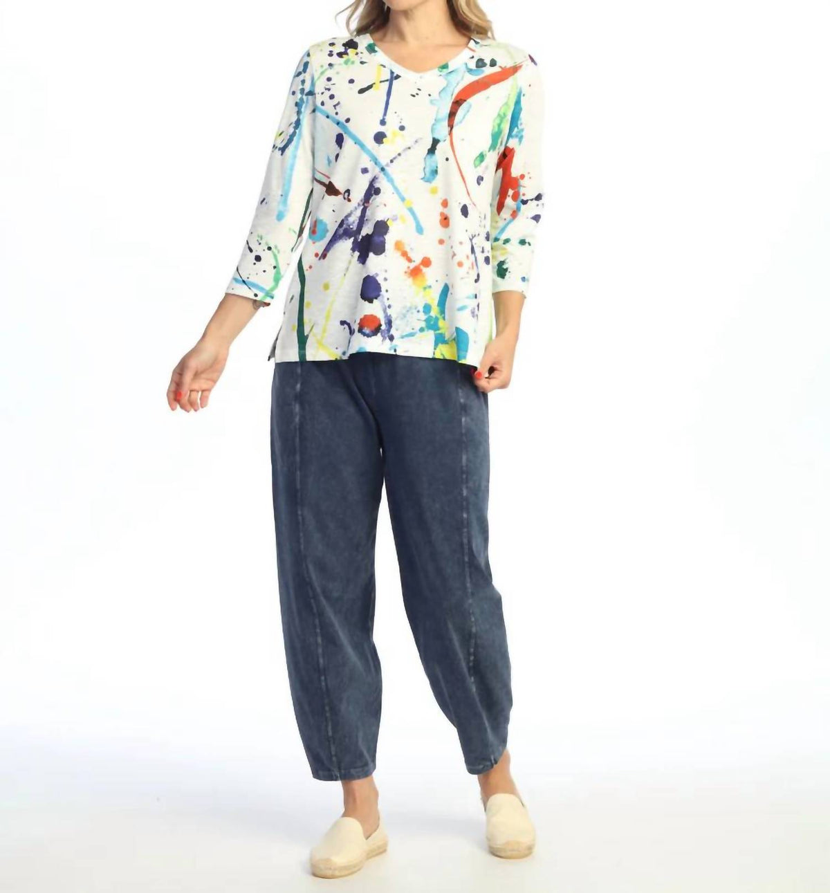Jess & Jane - V-neck Tulip Hem Top