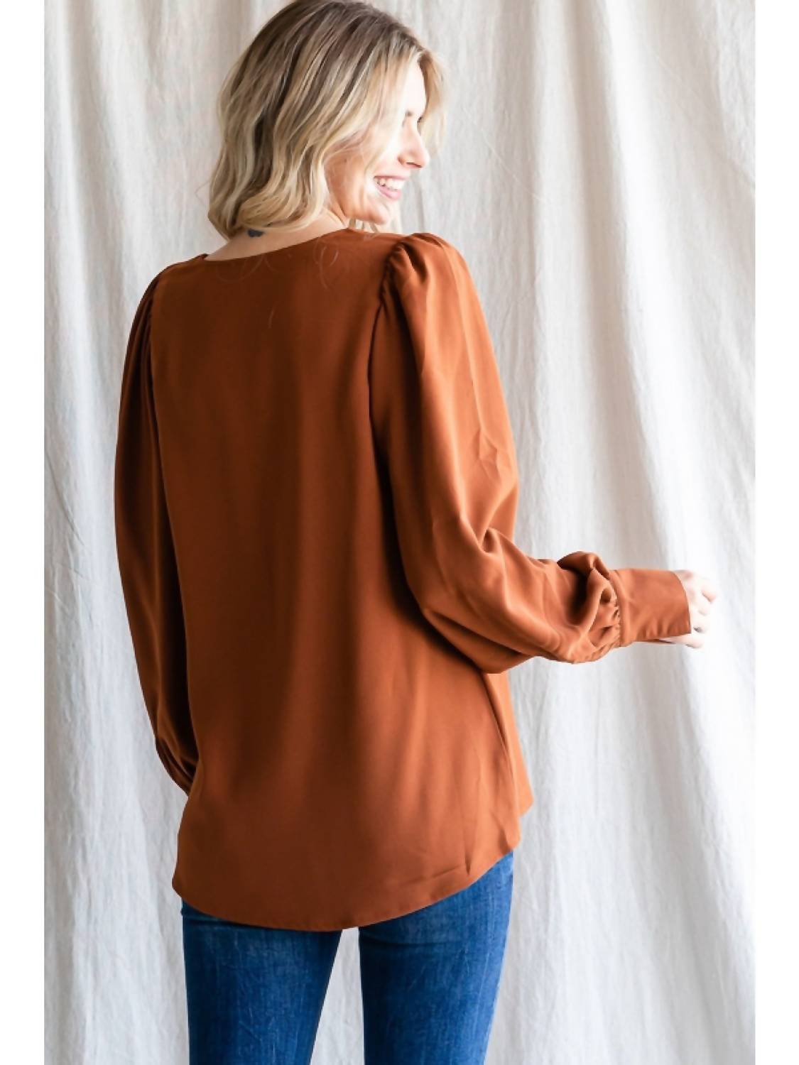 Jodifl - V Neck Long Sleeve Top
