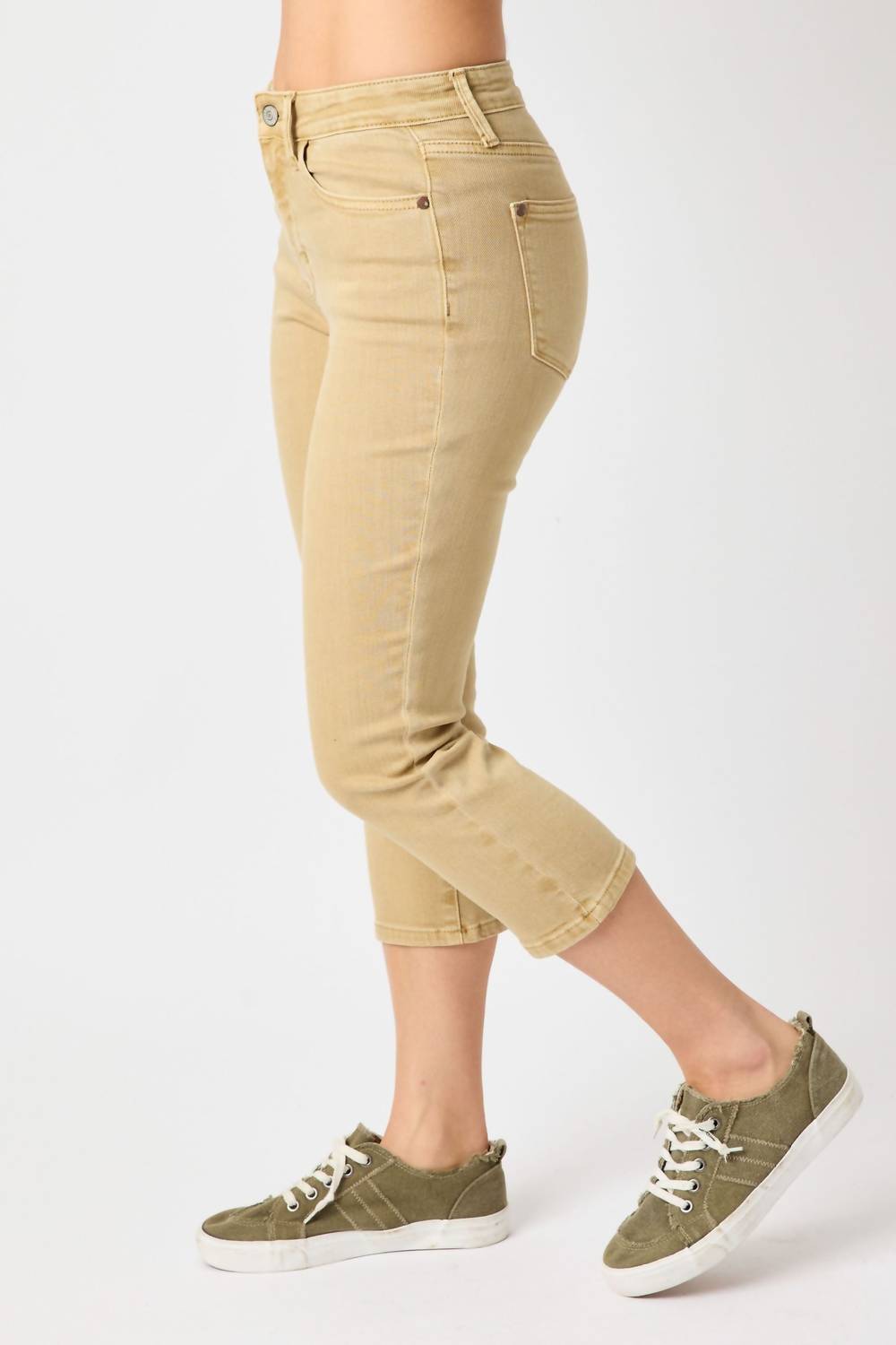 Judy Blue - “ava”high Rise Garment Dyed Capri