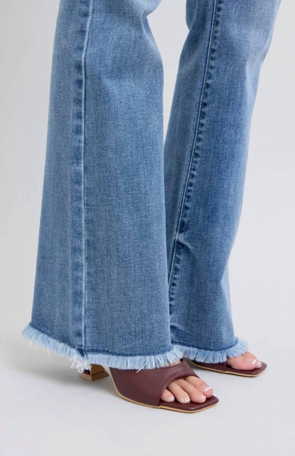 Judy Blue - Bootcut Fray Hem Jeans