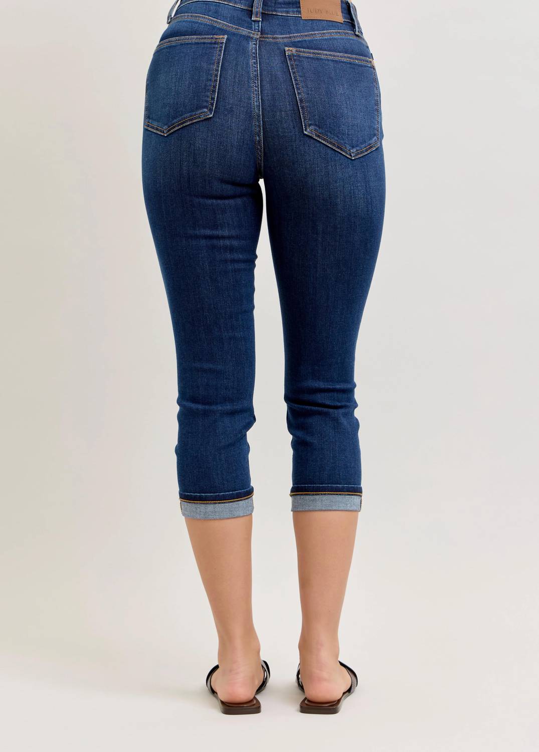 Judy Blue - Capri Cutoff Cuff Jean