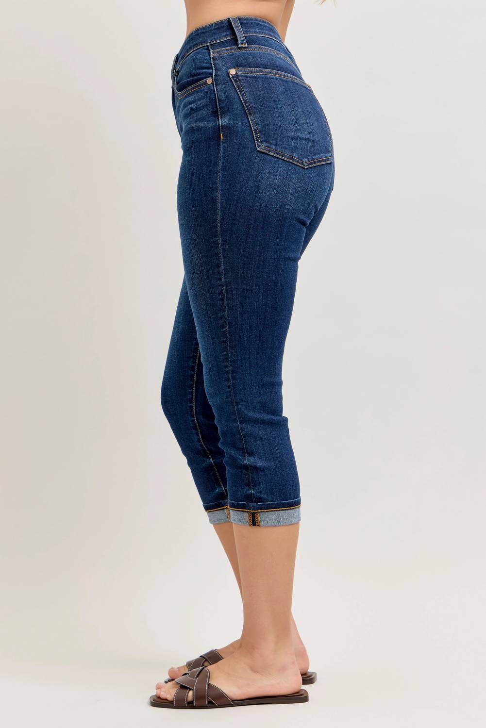 Judy Blue - Capri Cutoff Cuff Jean