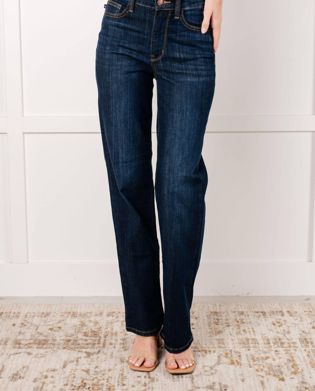 Judy Blue - Classic Straight Leg Non Distressed Jeans
