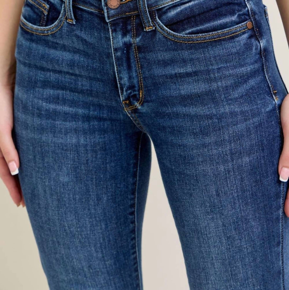 Judy Blue - Core Mid-rise With Handsanding Skinny Jeans
