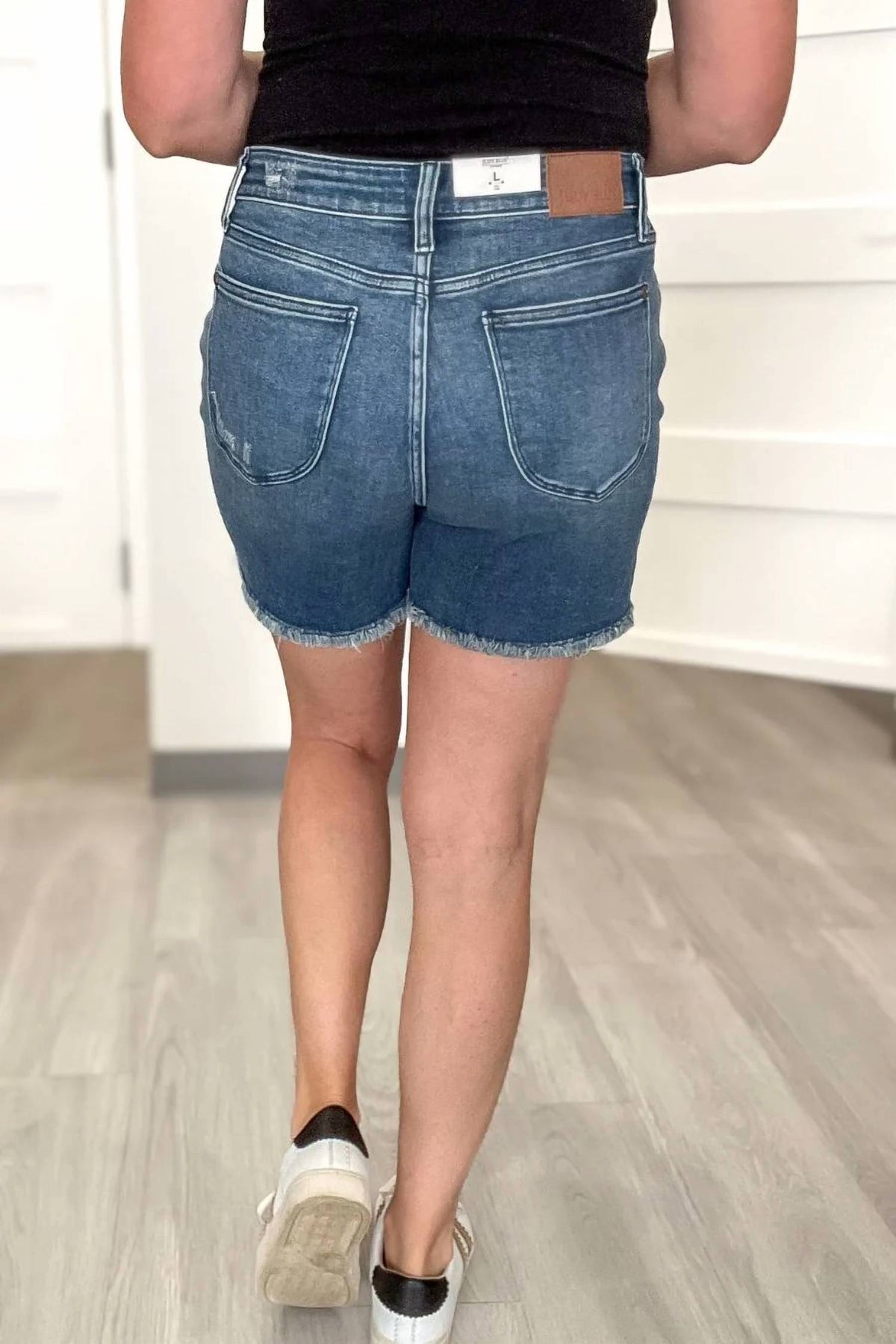 Judy Blue - Jane V-front Short