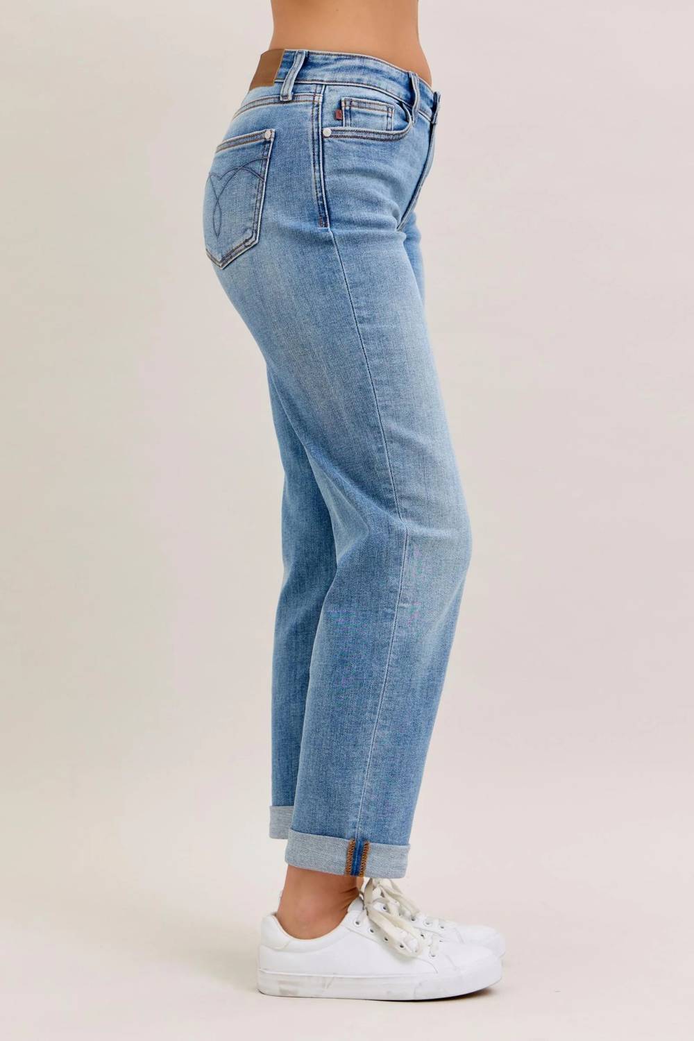 Judy Blue - Mid Rise Boyfriend Jeans