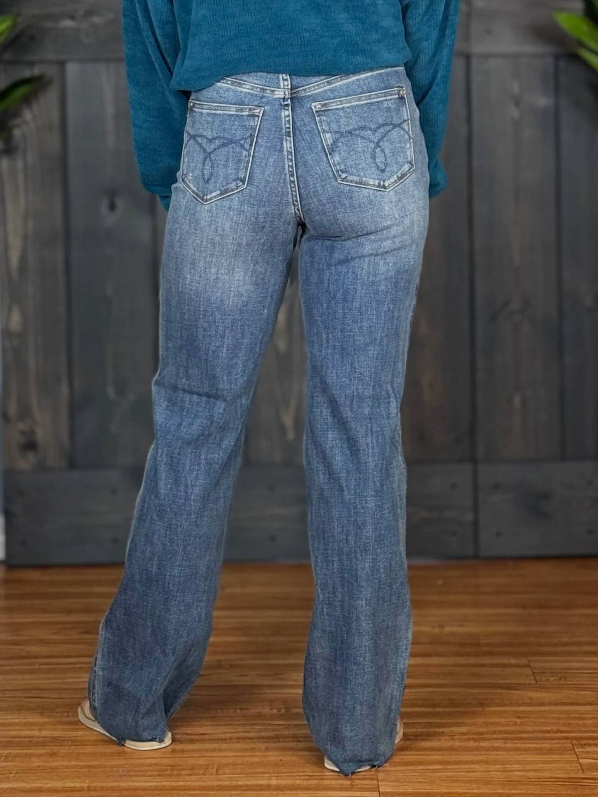 Judy Blue - No Chaser Straight Jeans
