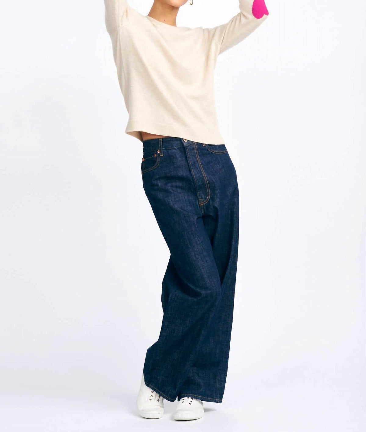 Jumper1234 - Heart Patch Crewneck Top