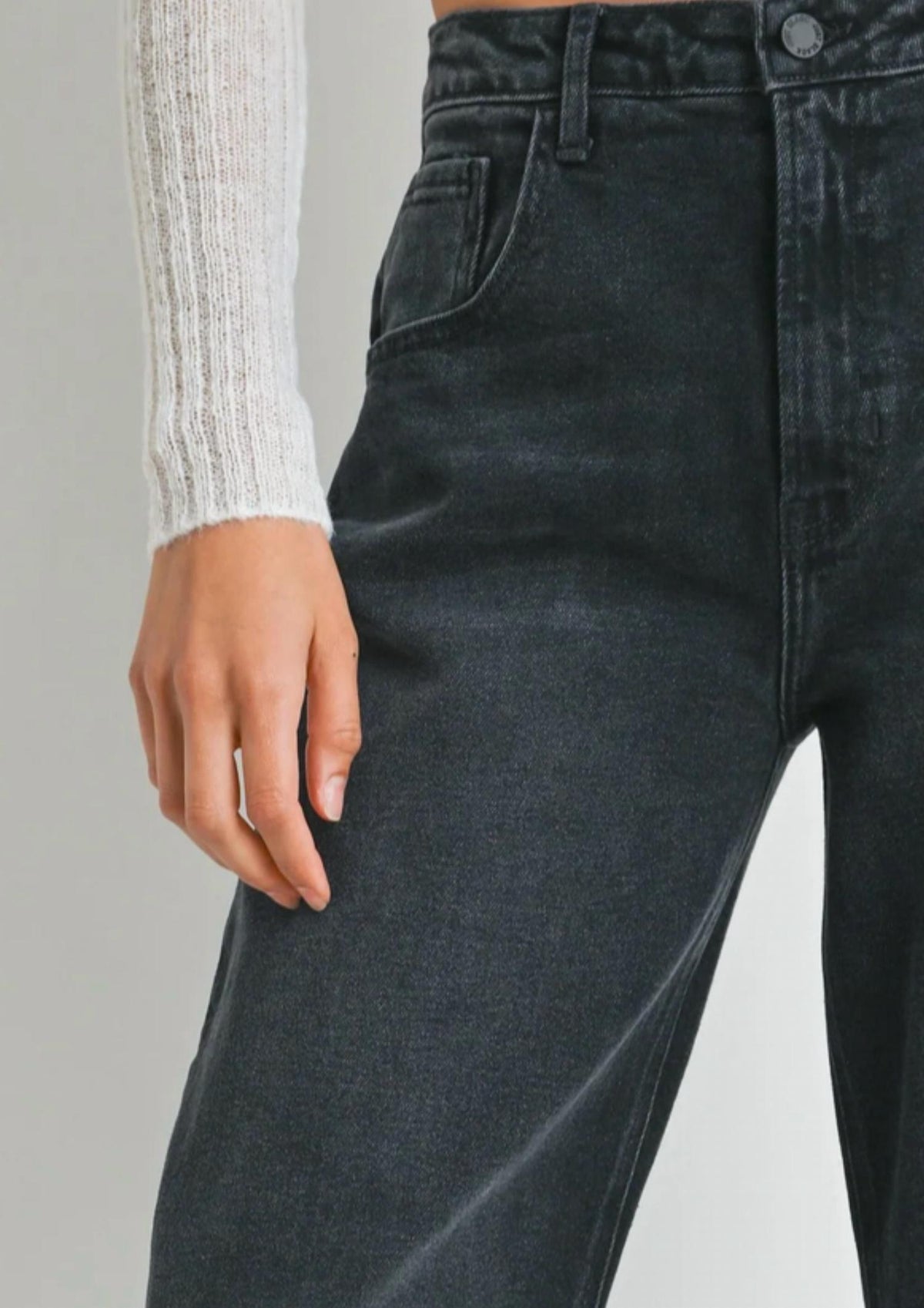 Just Panmaco Inc. - Staple Barrel Jeans