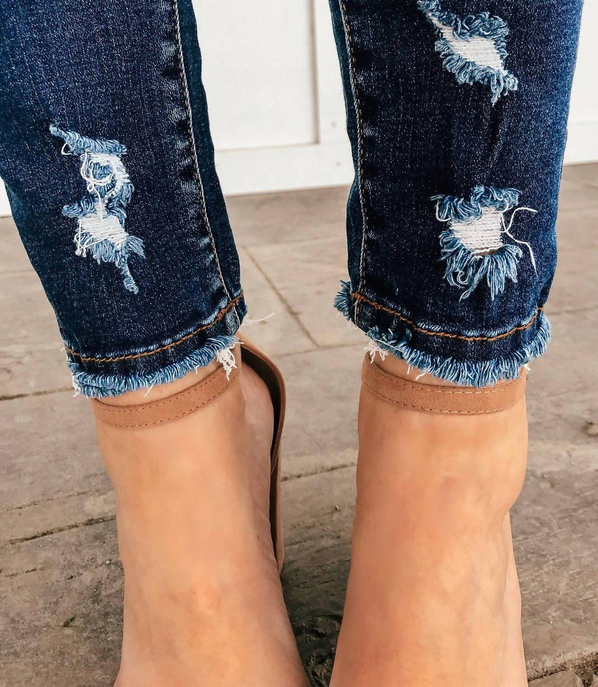Kancan - Megan Distressed Skinny Jeans