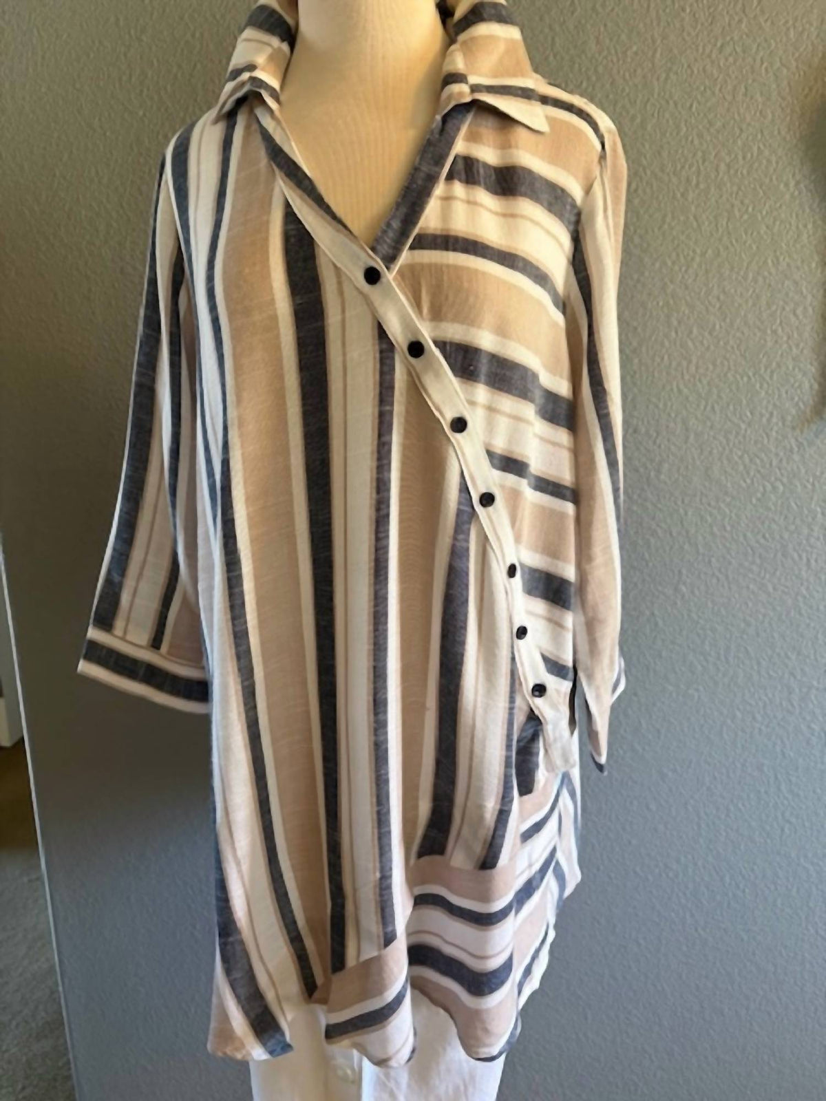 Klaveli - Women's Stripe Diagonal Button Top