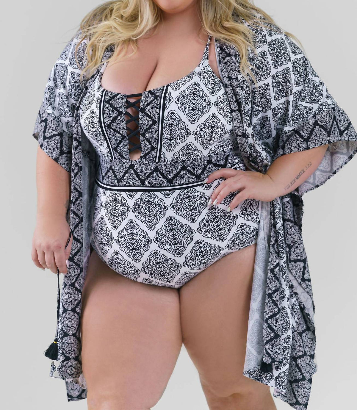 La Blanca - Oasis Front Tie Kimono