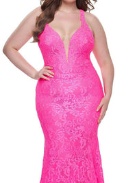 La Femme - Plunging Neckline Fitted Prom Dress - Plus - clothing - dresses - patterned