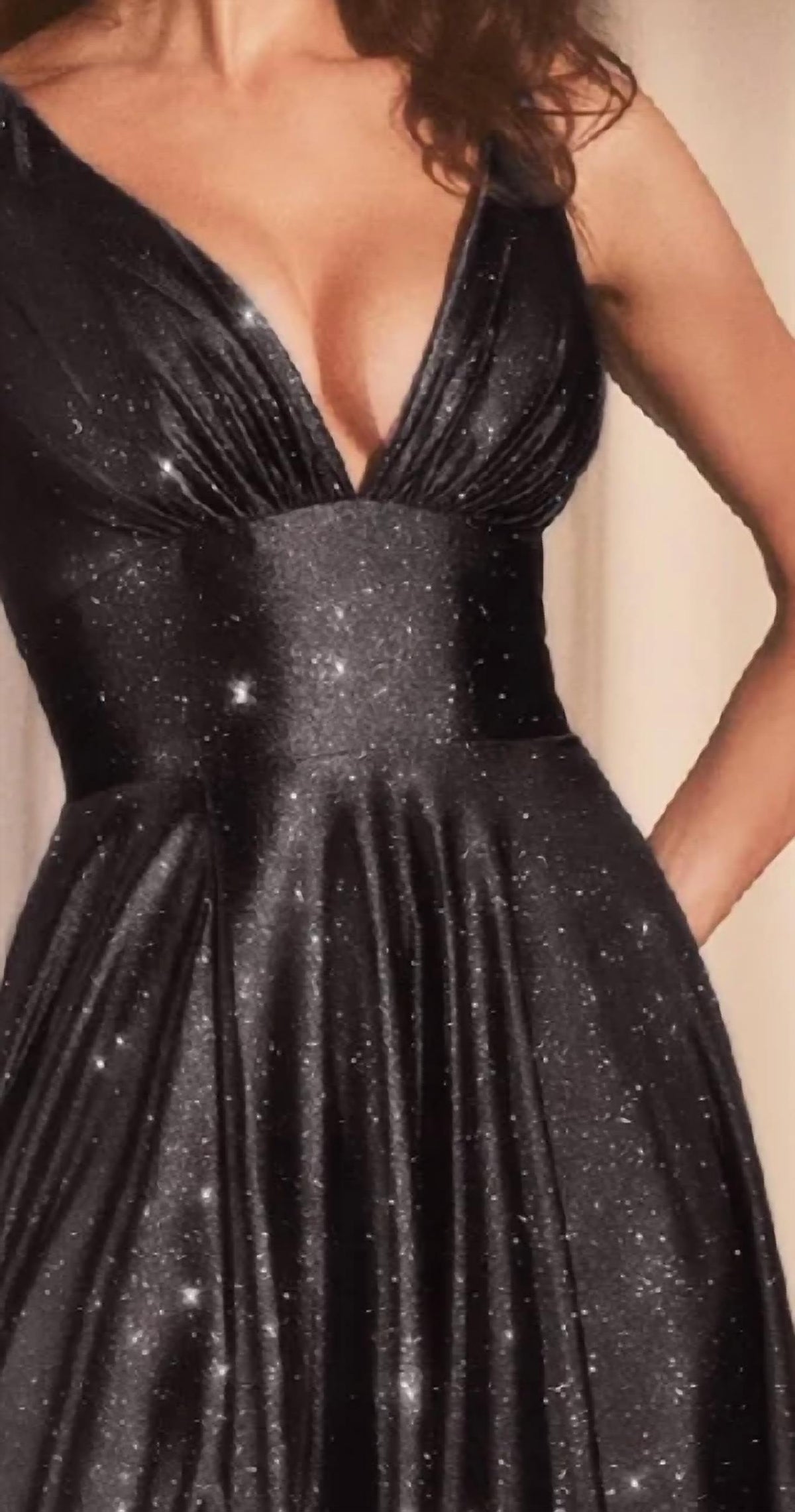 Ladivine - Line Glitter Stretch Gown