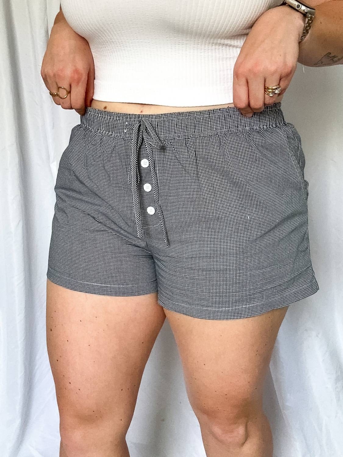 Le Lis - Women's Beachside Checkered Shorts