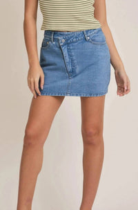 Le Lis - Women's The Jetty Mid Rise Denim Skort