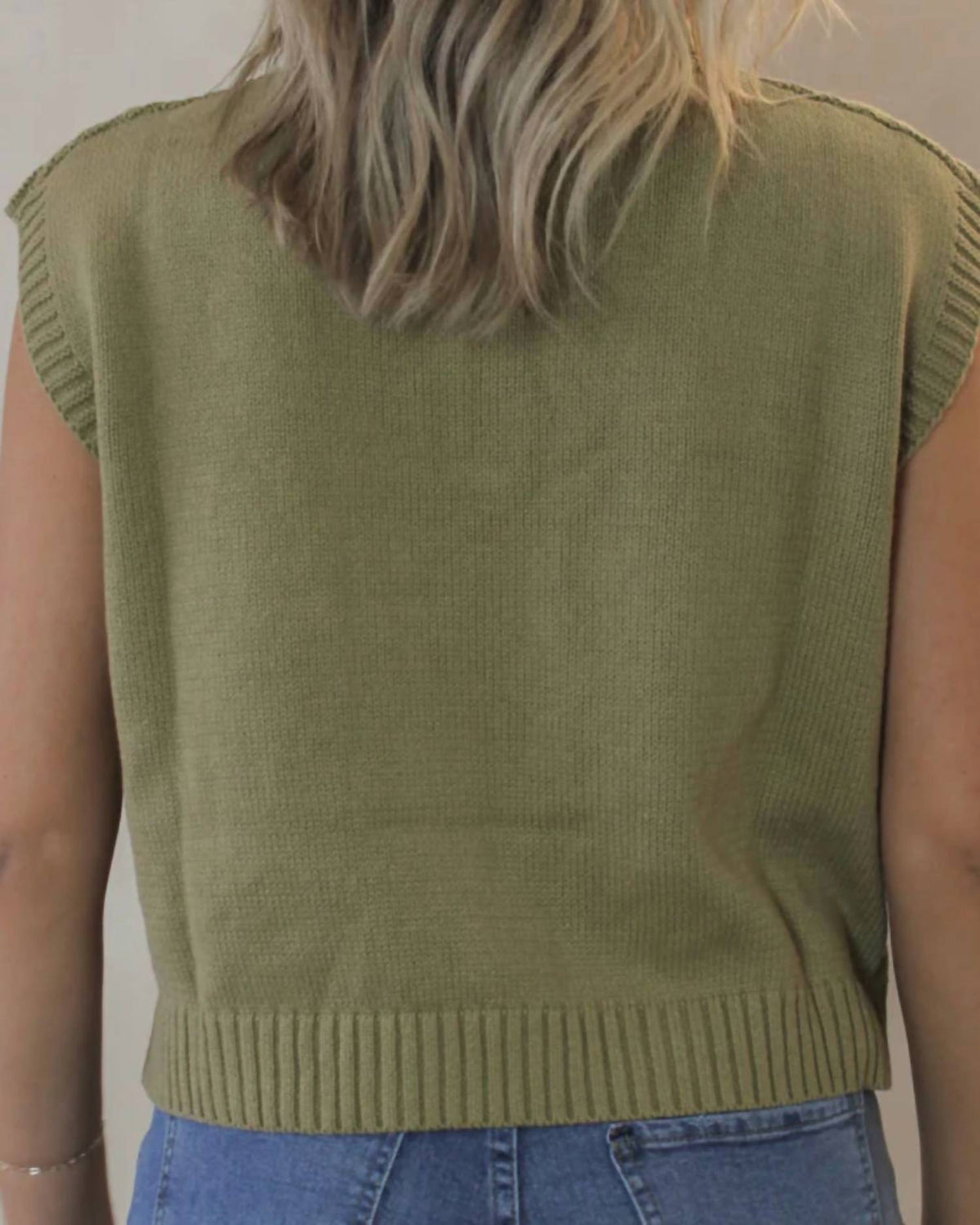 Le Lis - JUNO HALF ZIP SLEEVELESS SWEATER