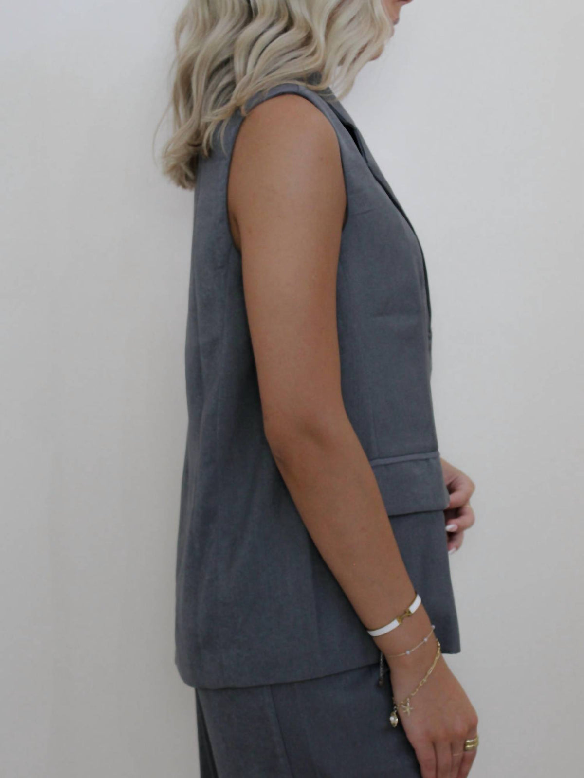 Le Lis - LEXI OVERSIZED SLEEVELESS VEST