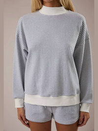Le Lis - Mock Neck Sweatshirt