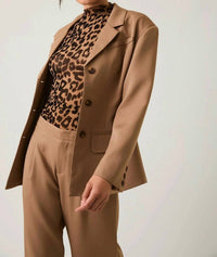 Le Lis - Structured Shoulder Fit And Flare Blazer