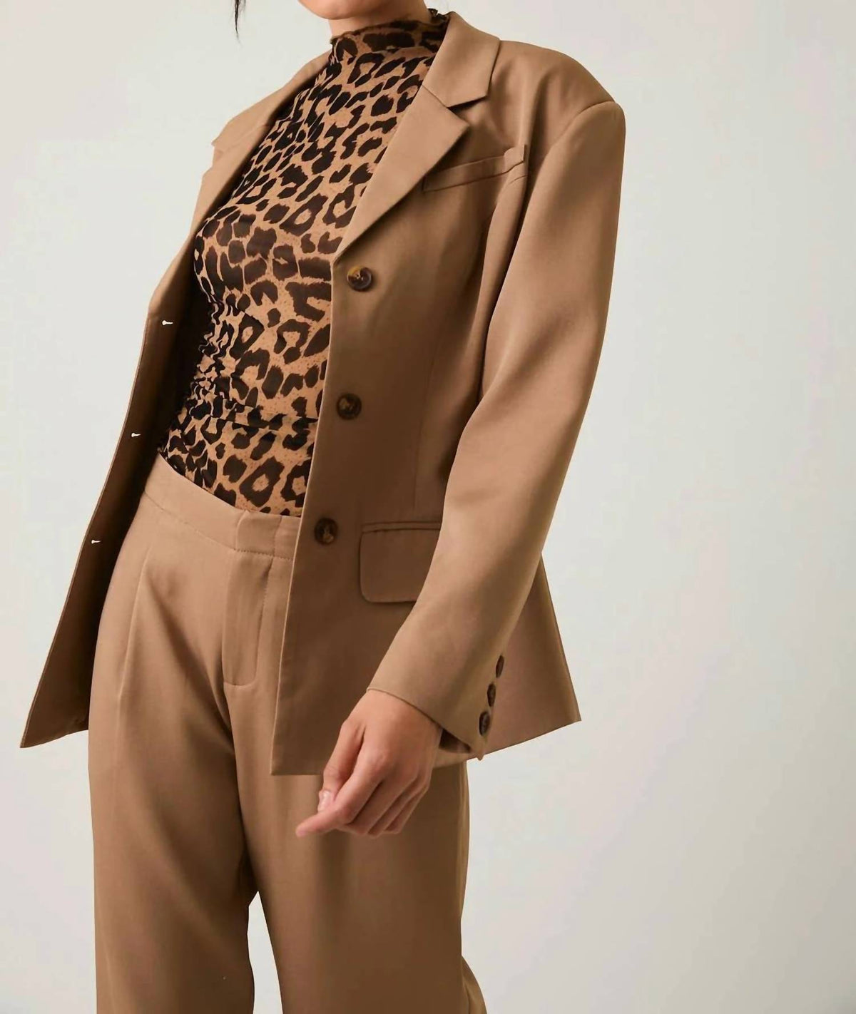 Le Lis - Structured Shoulder Fit And Flare Blazer