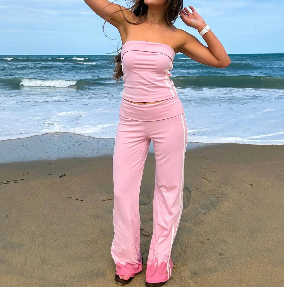 Le Lis - The Vanna Two-piece Lounge Set