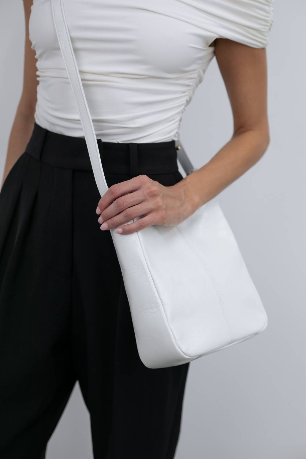 Lemiz - Women's Ruby Crossbody Bag