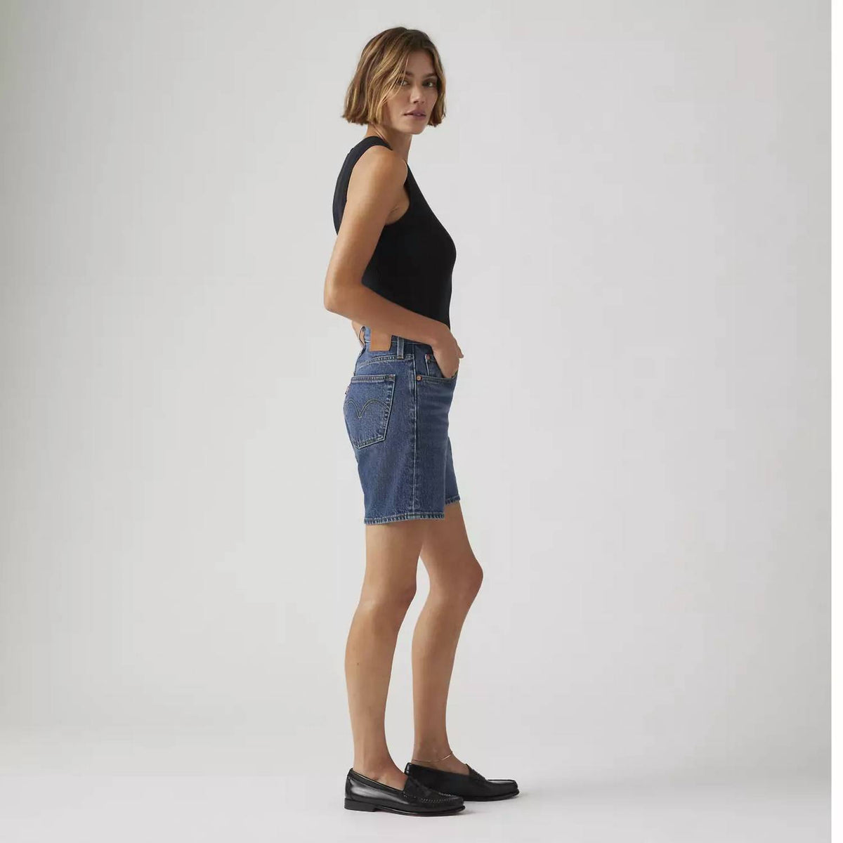 Levi'S - Mid Thigh Broken Short