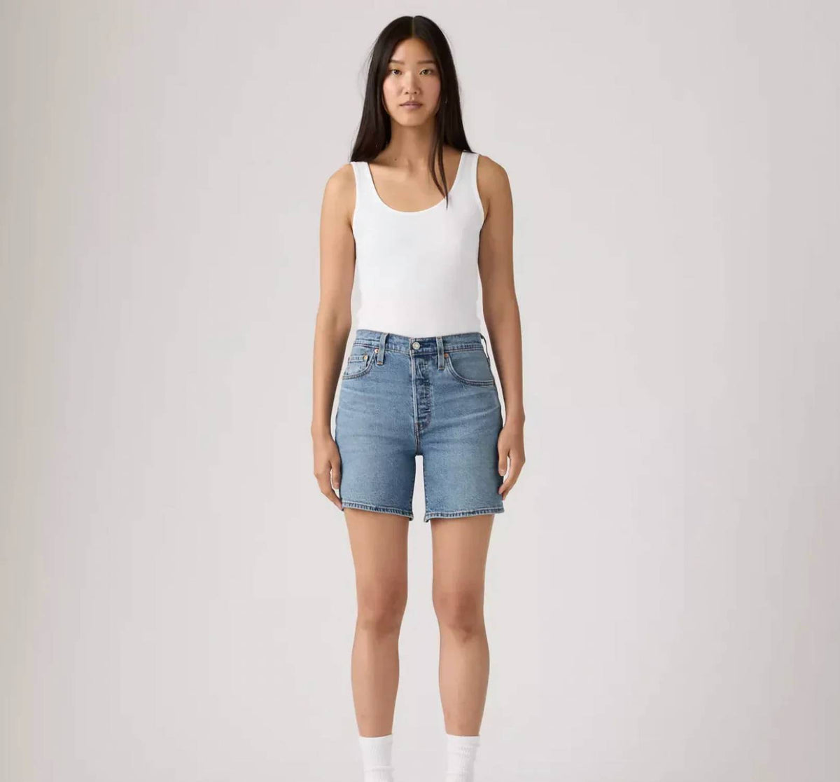 Levi'S - Mid Thigh Short