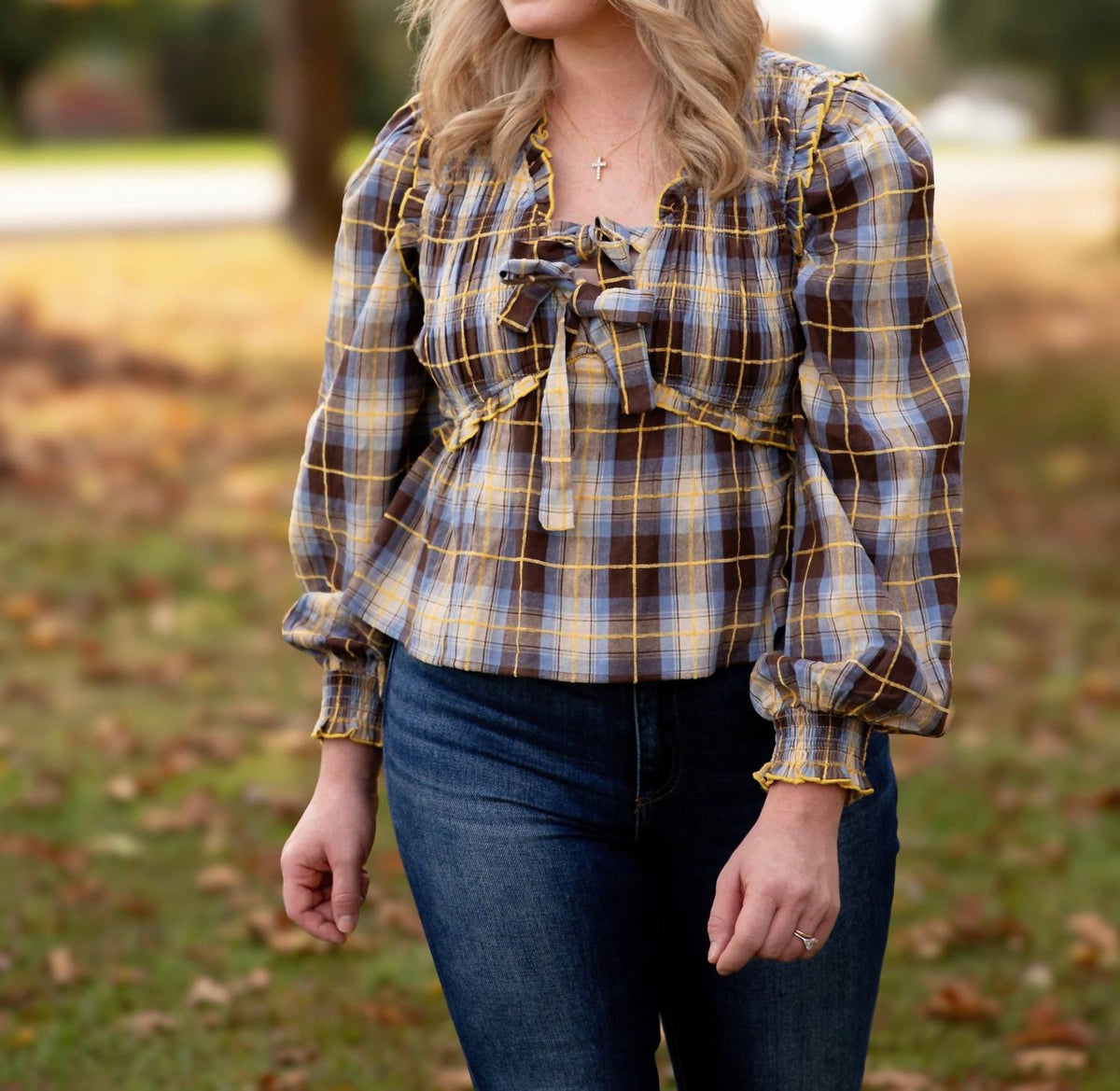Listicle - Olivia Bow Tie Top