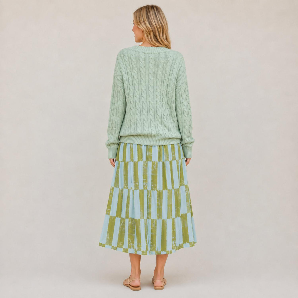 Livro - Cable Crewneck Sweater
