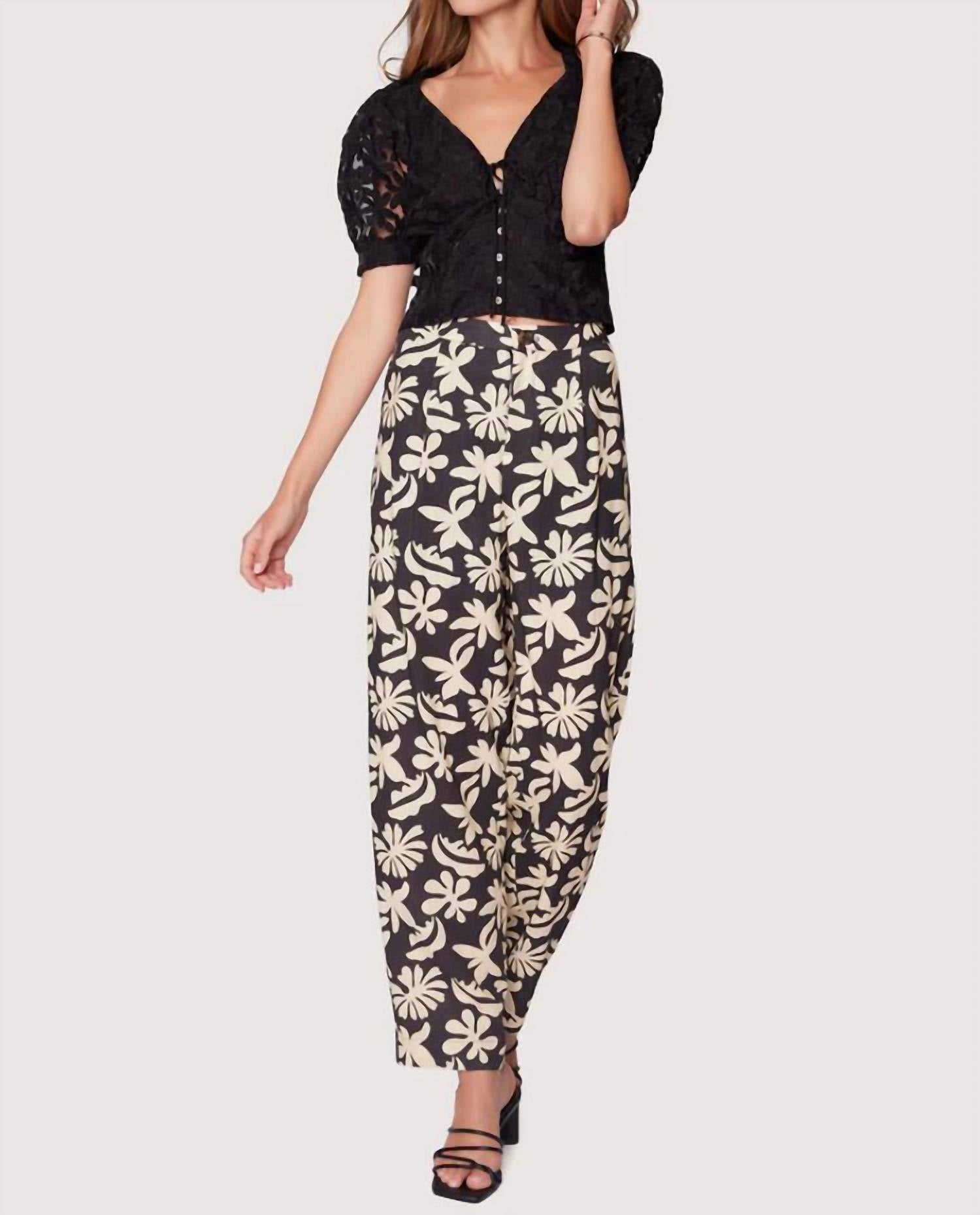 Lost + Wander - TROPIC FLAIR PANTS - black - clothing - floral