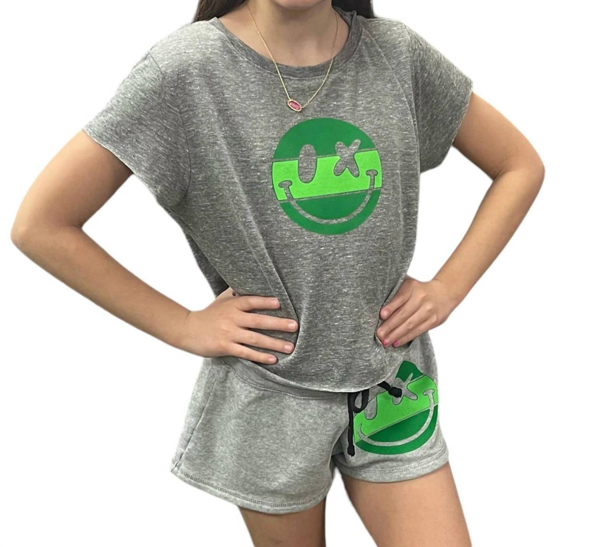 Love Junkie - Smiley Boyfriend Tee