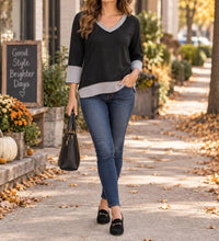 Lulu-B - V-neck Button-back Top