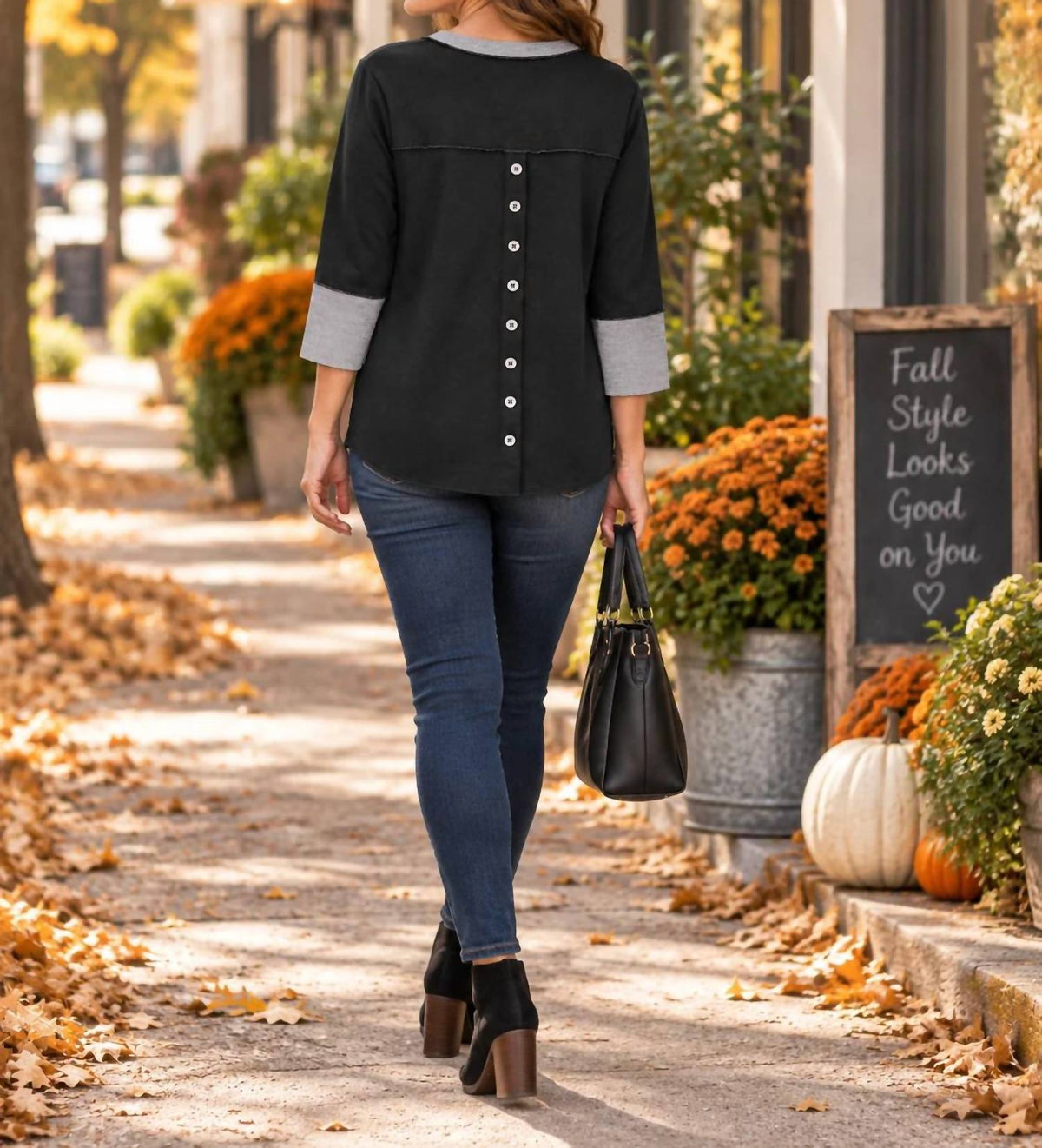 Lulu-B - V-neck Button-back Top