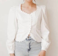 Mable - Daisy Scalloped Top