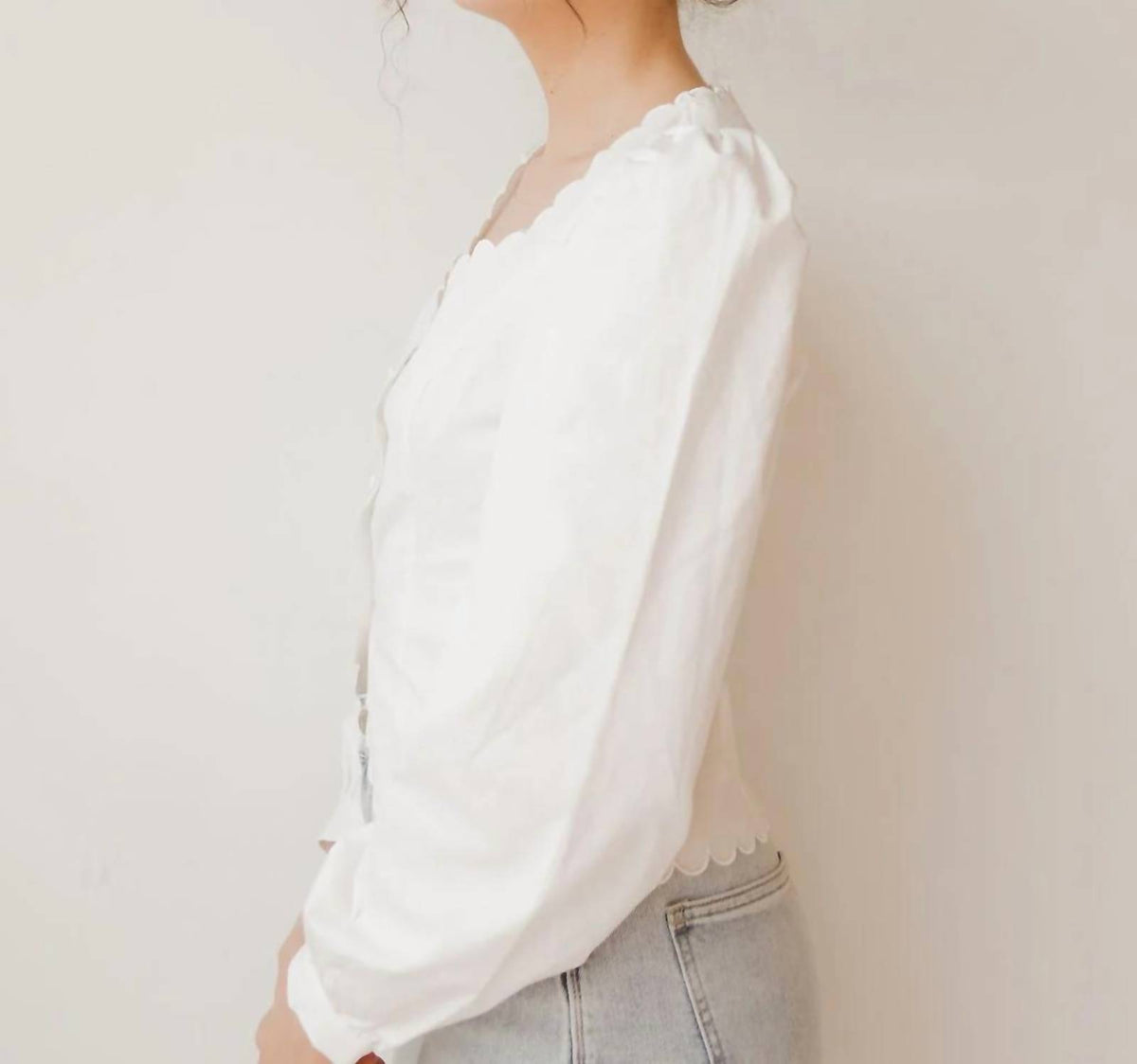 Mable - Daisy Scalloped Top