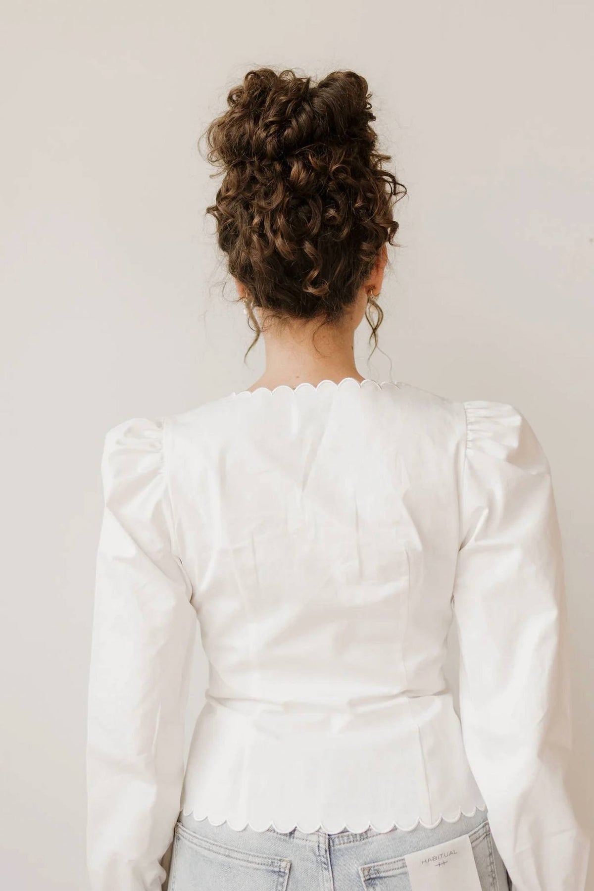 Mable - Daisy Scalloped Top