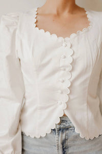 Mable - Daisy Scalloped Top