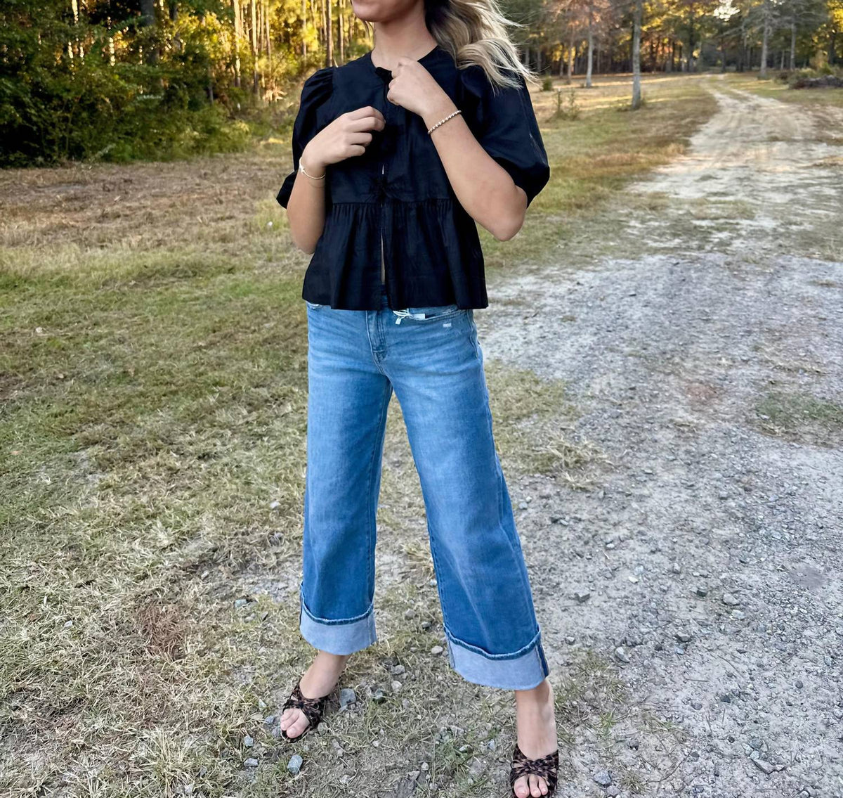 Mable - Peek A Bow Top
