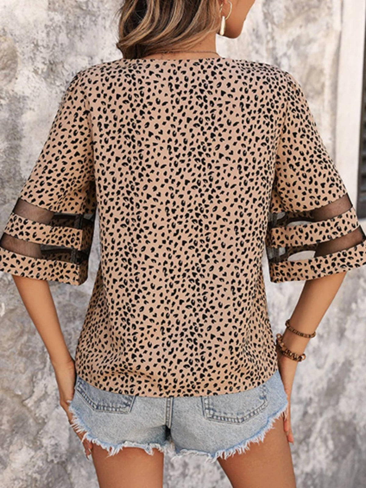 Mccolin - Janey V-neck Half Sleeve Top