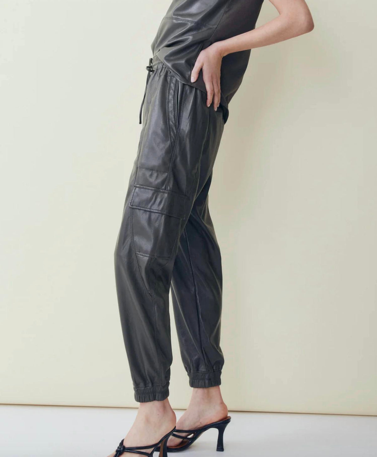 Dar Khaki Joggers