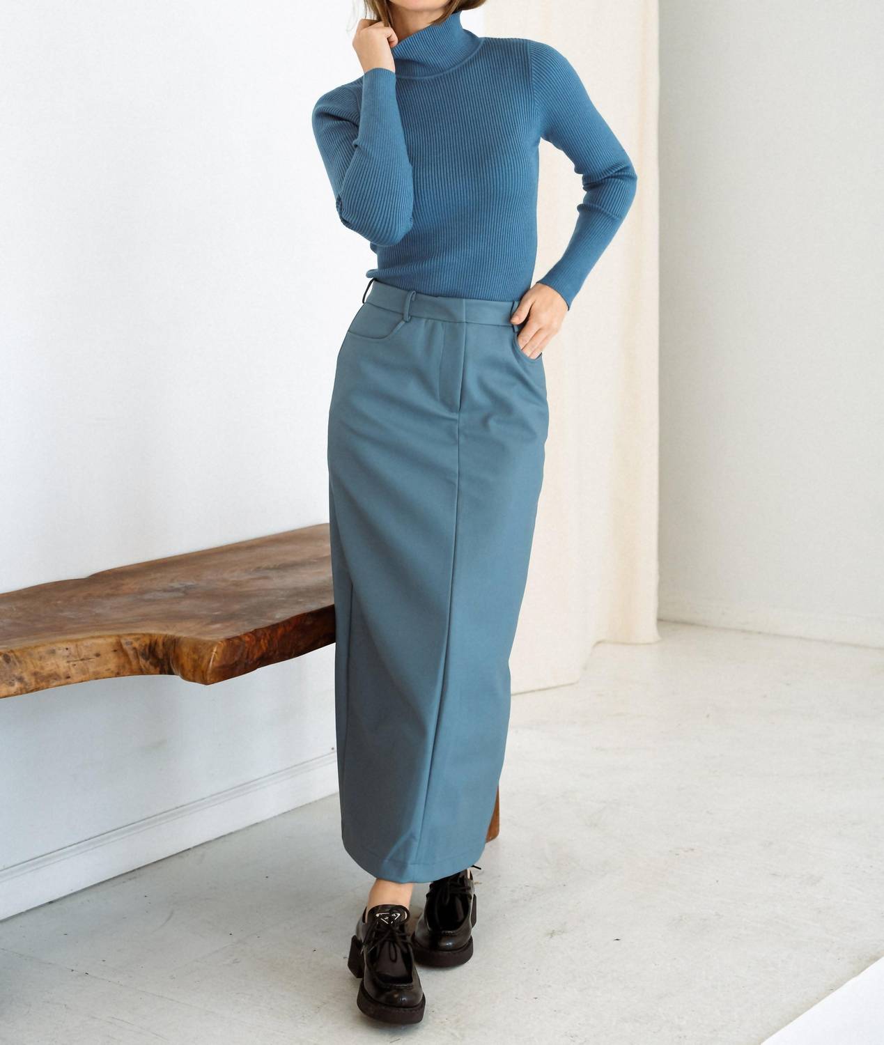 Mima Rosso - Leather Maxi Skirt - blue - clothing - directbrandpartner