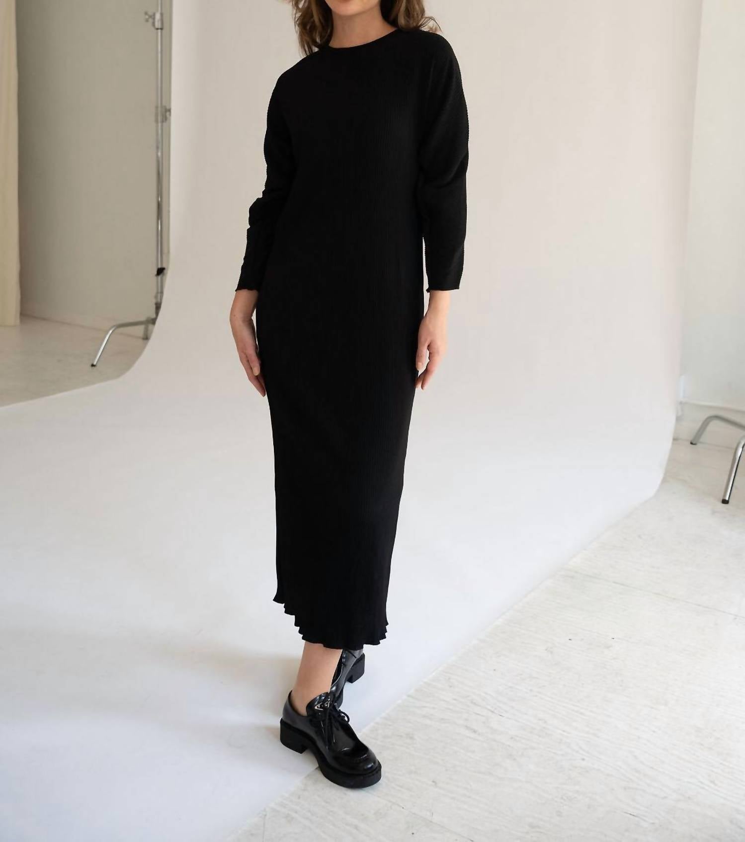 Mima Rosso - Micro Pleated Maxi Dolman Dress - black - clothing - directbrandpartner