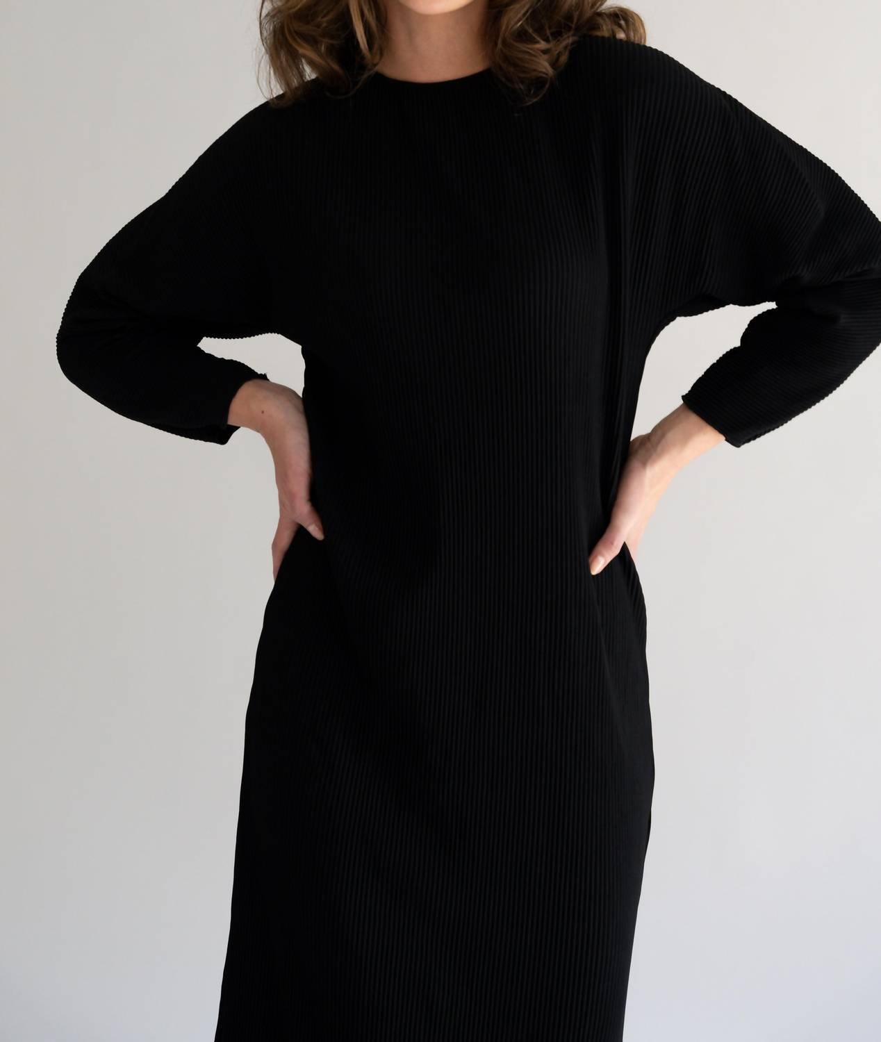Mima Rosso - Micro Pleated Maxi Dolman Dress - black - clothing - directbrandpartner