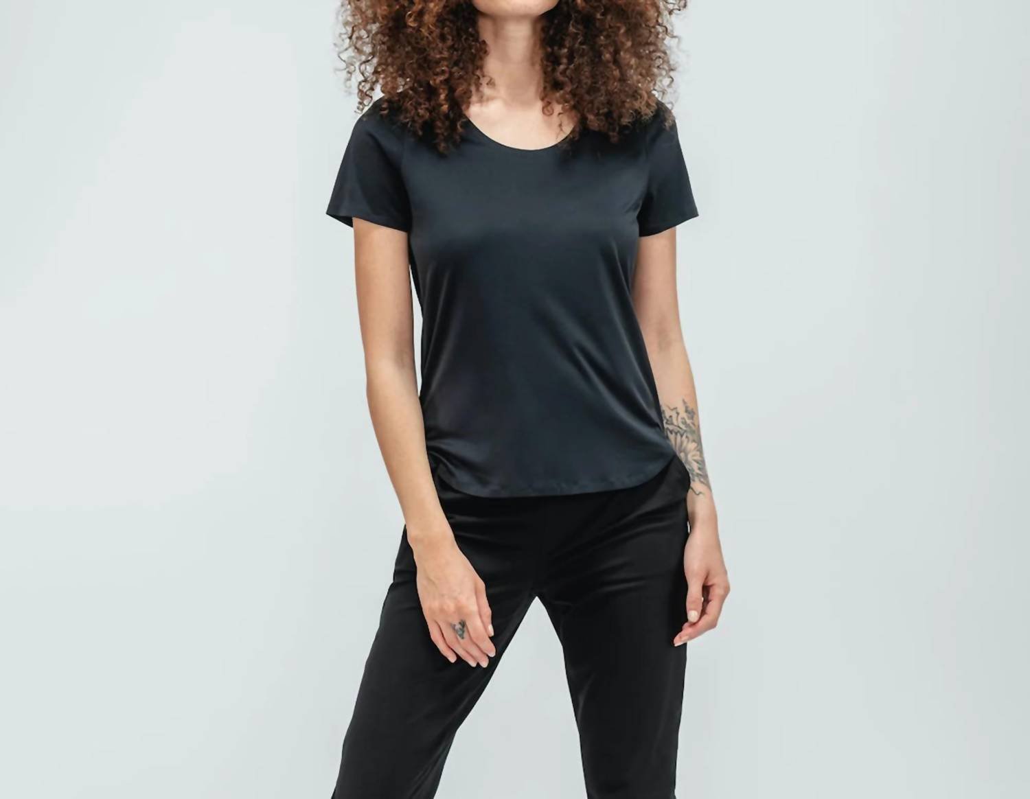 Ministry Of Supply - Comfort Stretch Luxe Touch Tee Shirt - black - clothing - polyester