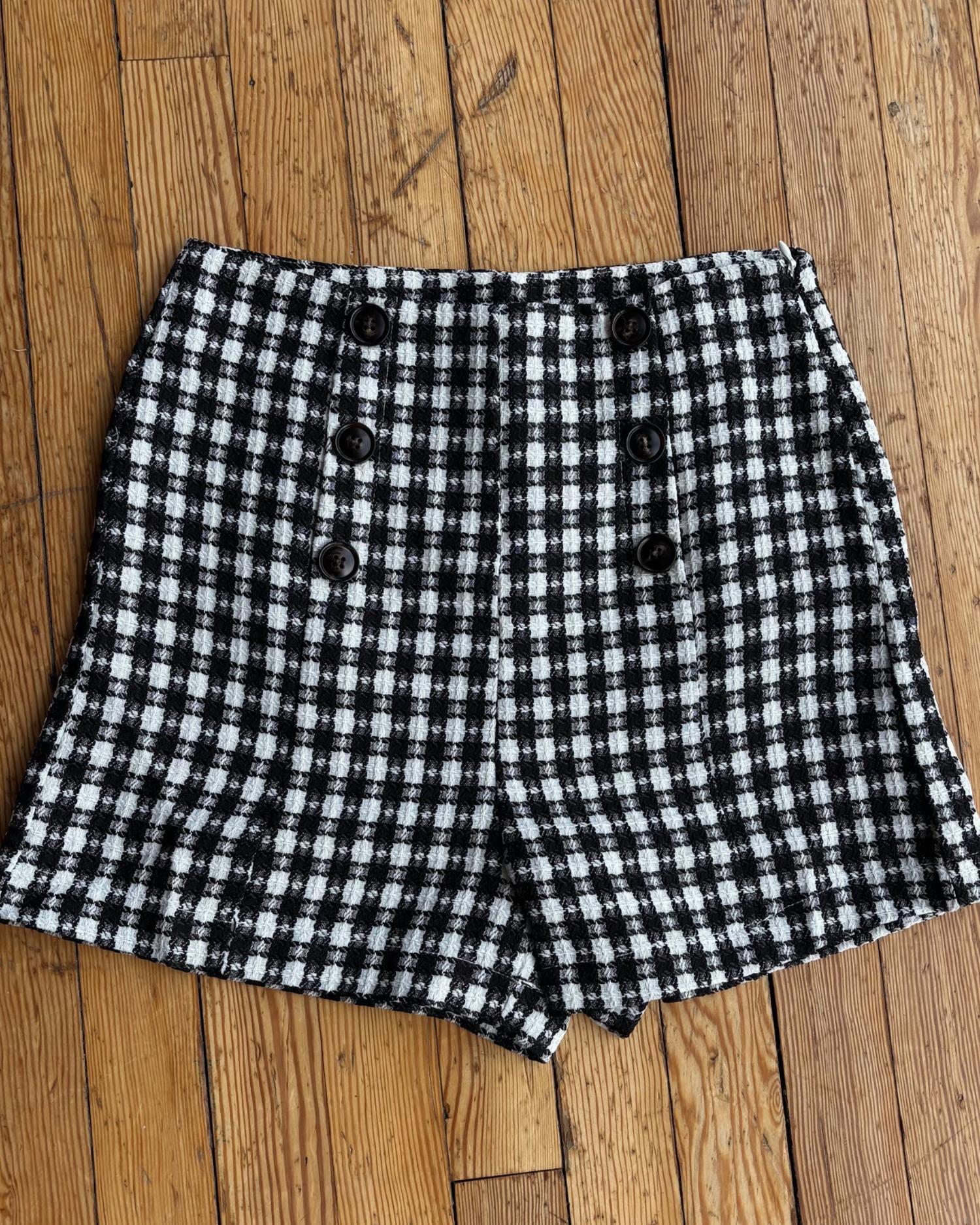 Mittoshop - Plaid Button Detail Shorts - black - clothing - high - waist
