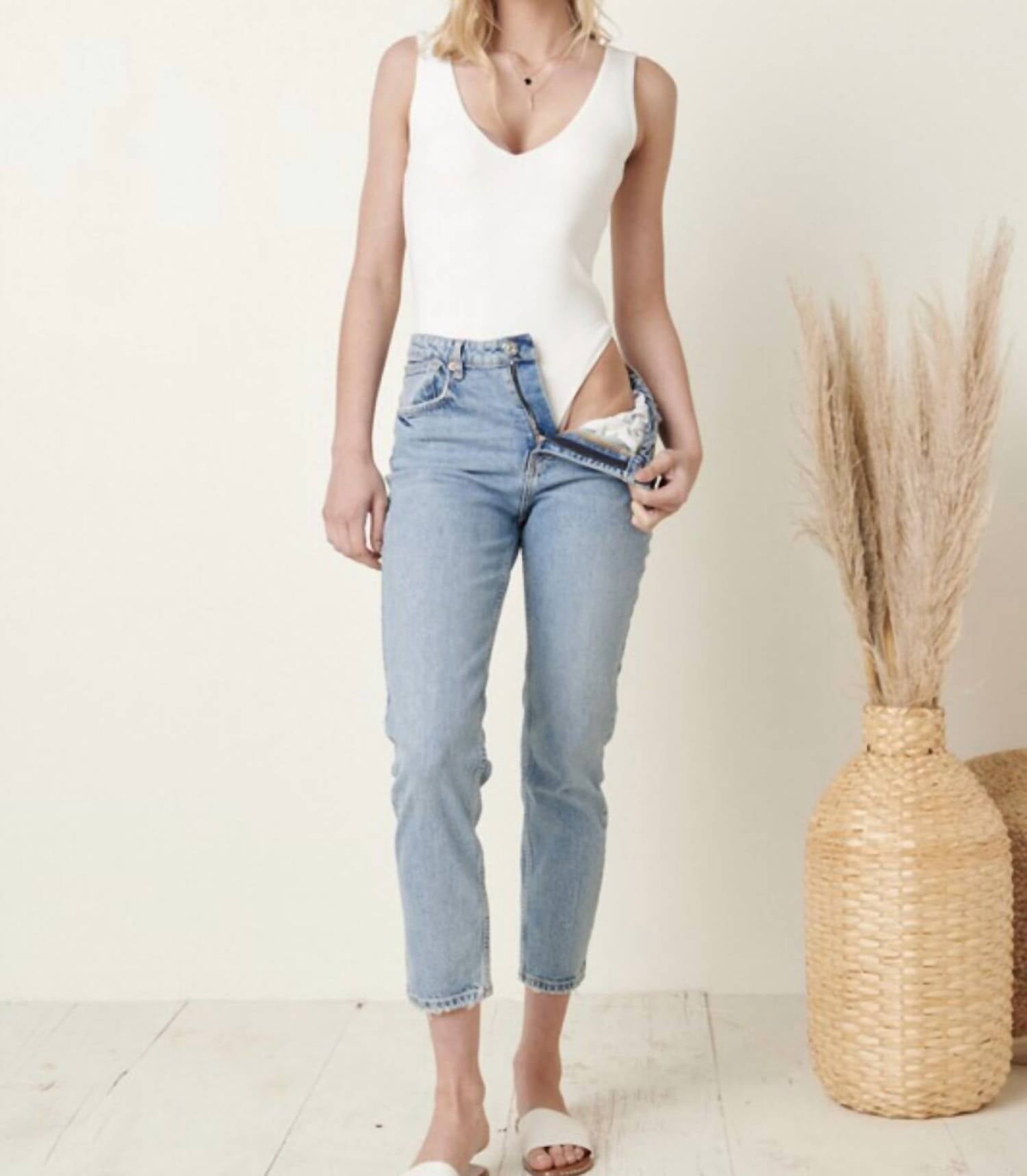 Mittoshop - Suzy Deep V - neck Bodysuit - bodysuits - clothing - polyester