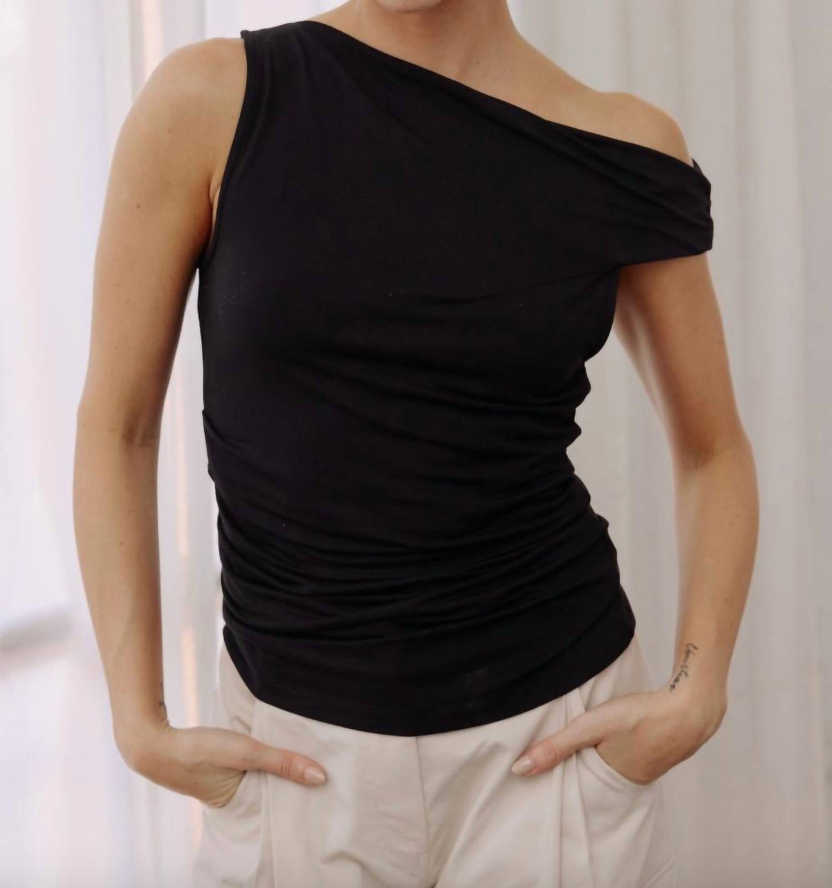 Mod Ref - Emilia Off The Shoulder Top