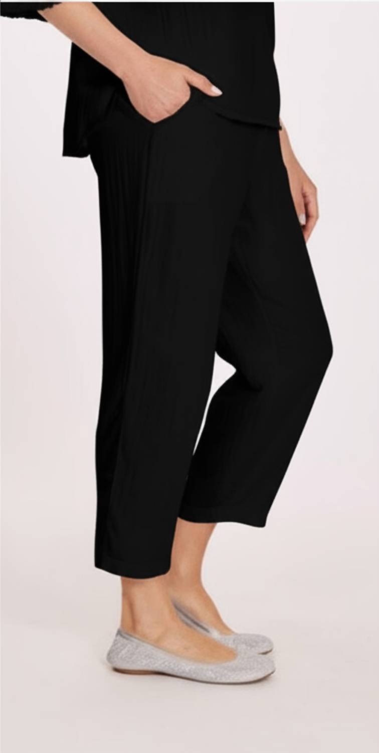 Mododoc - Easy Fit Crop Trouser - black - clothing - cotton